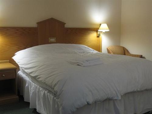 เฮเซลวูด เกสท์เฮาส์ Bed & Breakfast บริดจ์เอนด์ ภายนอก รูปภาพ